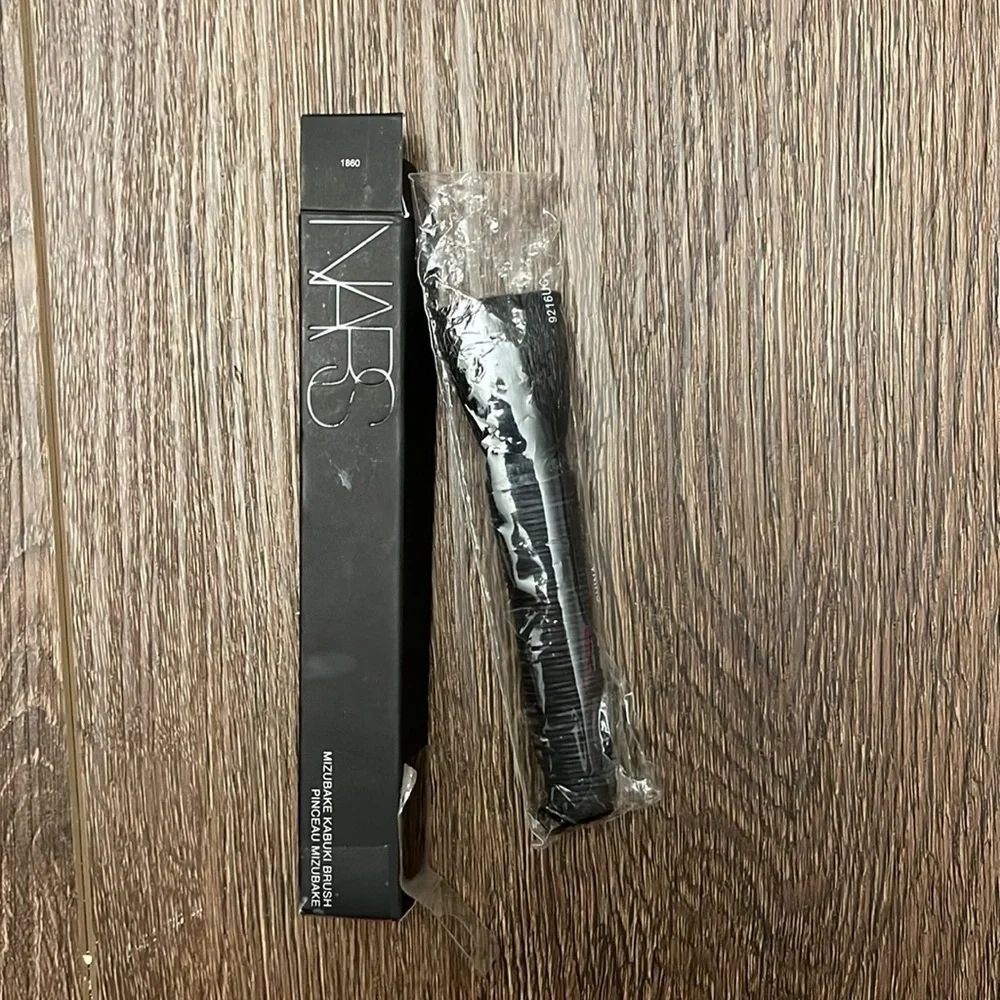Mizubake Kabuki Brush